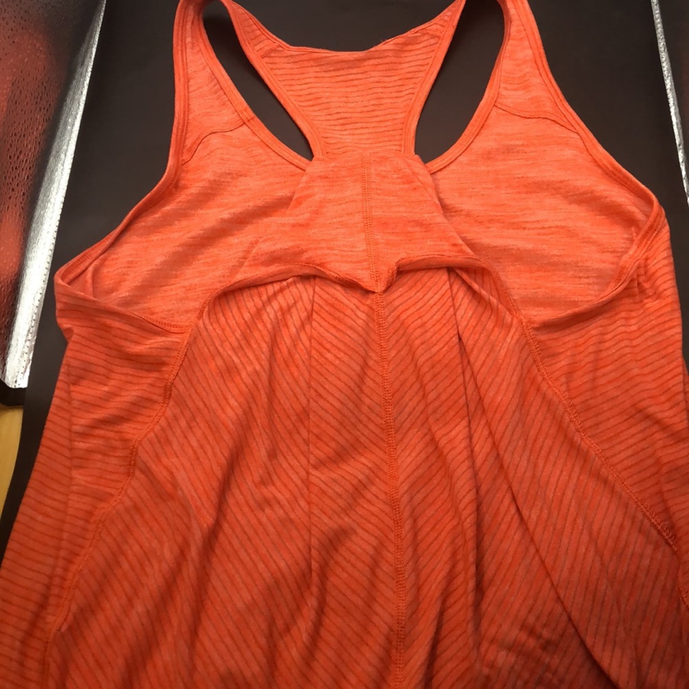 Lululemon top (00037)